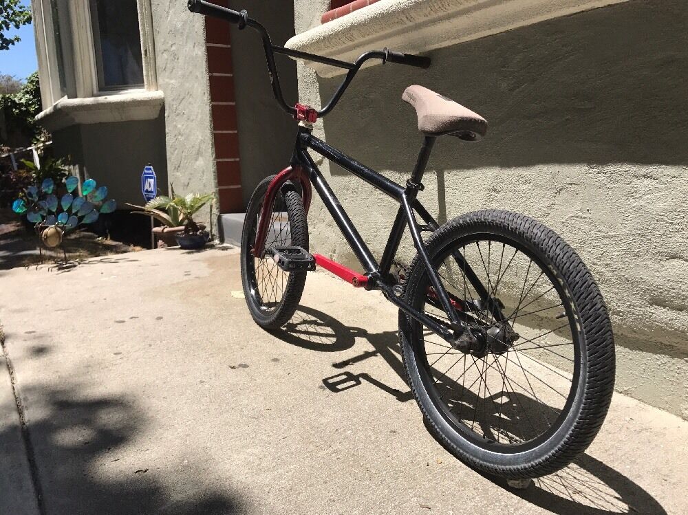 Black and Red Haro 400 series - Fresh Stock Dated December 2025