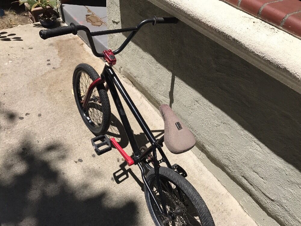 Black and Red Haro 400 series - Fresh Stock Dated December 2025