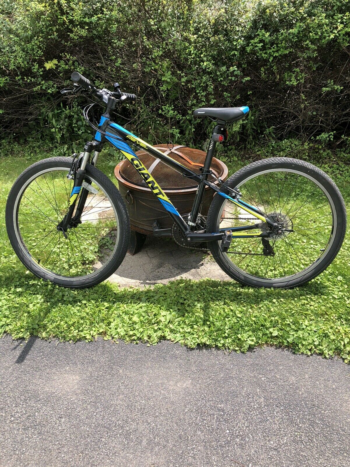 Giant Mountain Bike - Fresh Stock Dated January 2026