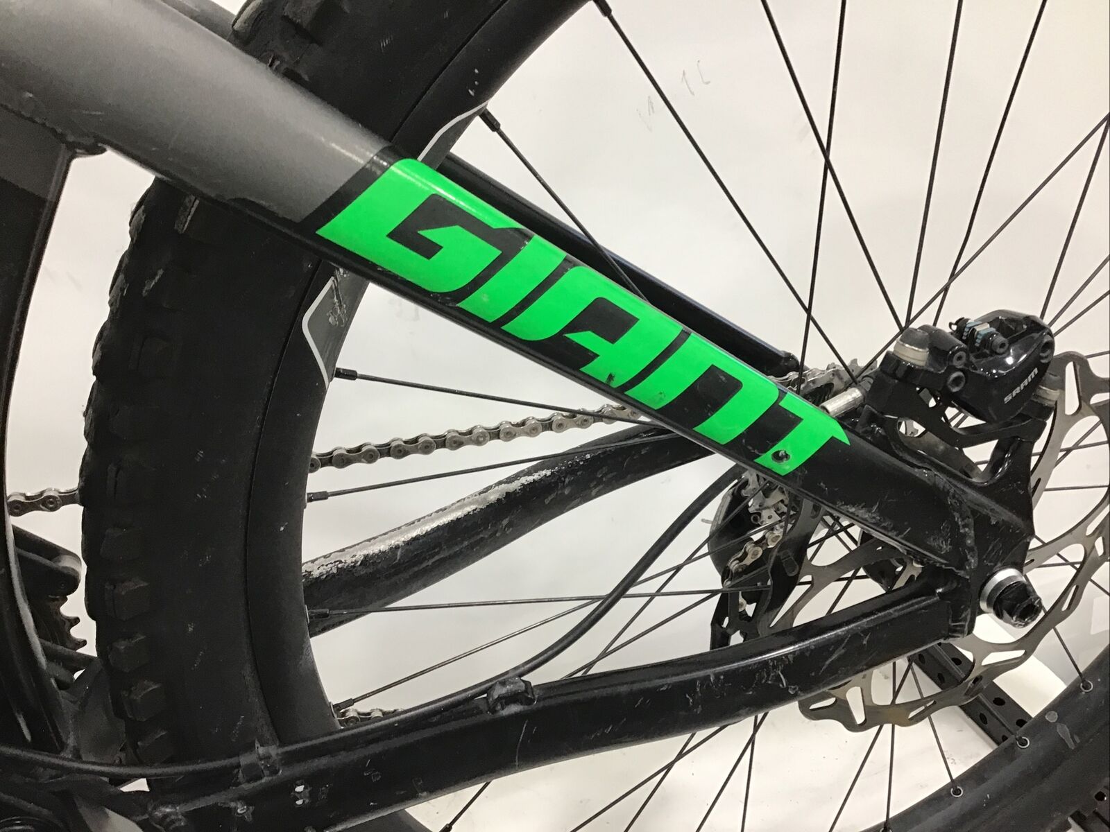 2017 Giant Glory 2 Mountain Bike Medium 27.5