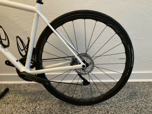 2021 Specialized Aethos Pro size 54 ultegra di2 - Fresh Stock Dated December 2025