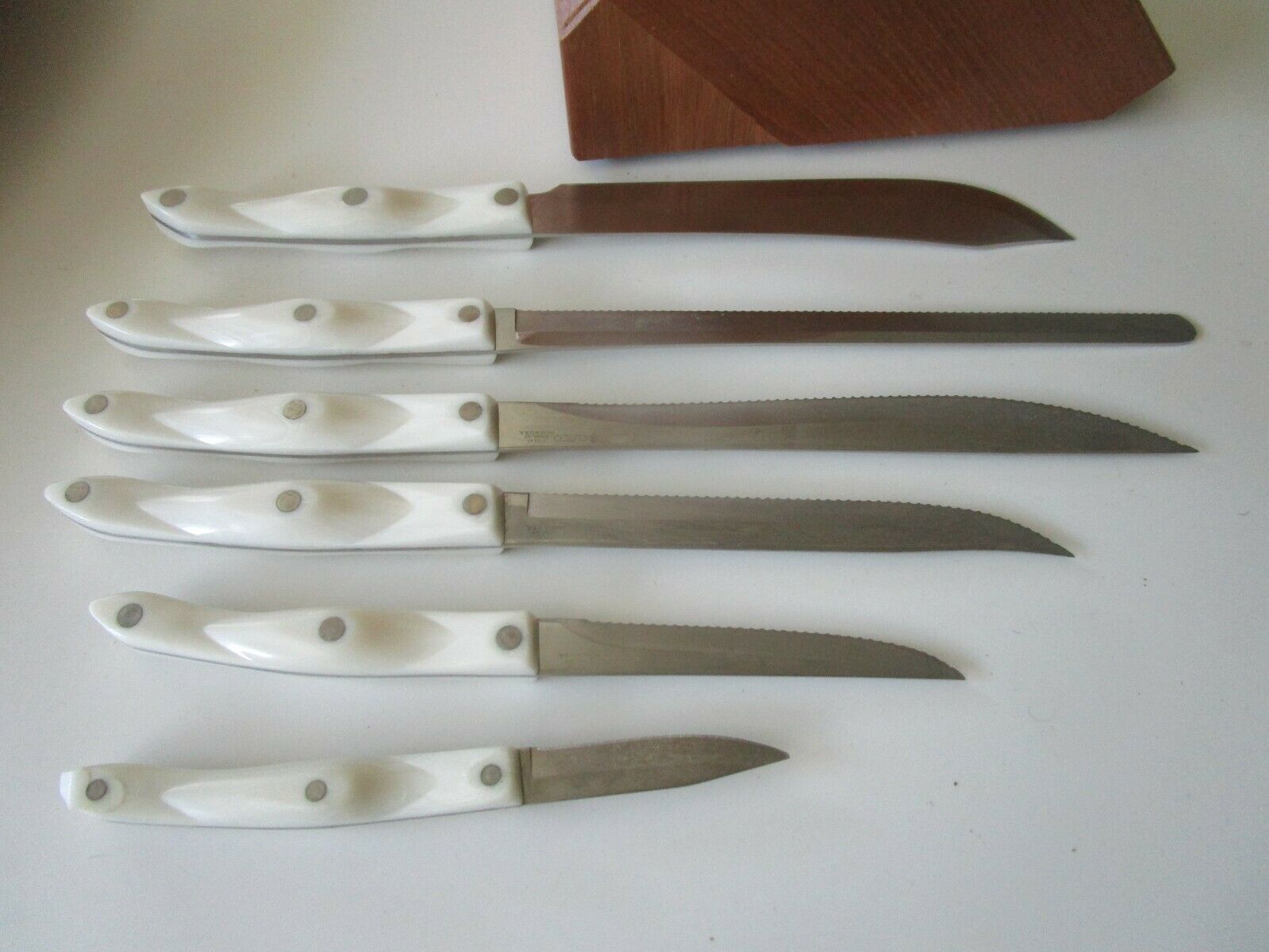CUTCO WHITE HANDLE KNIFE SET - Fresh Stock Dated January 2026
