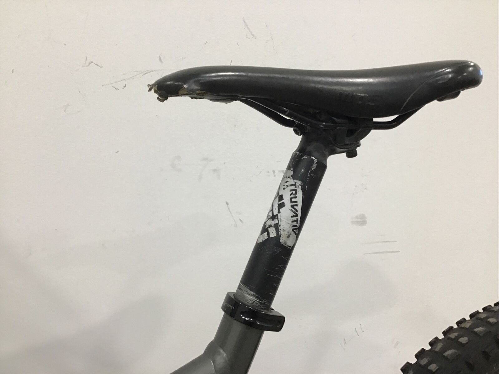 2017 Giant Glory 2 Mountain Bike Medium 27.5