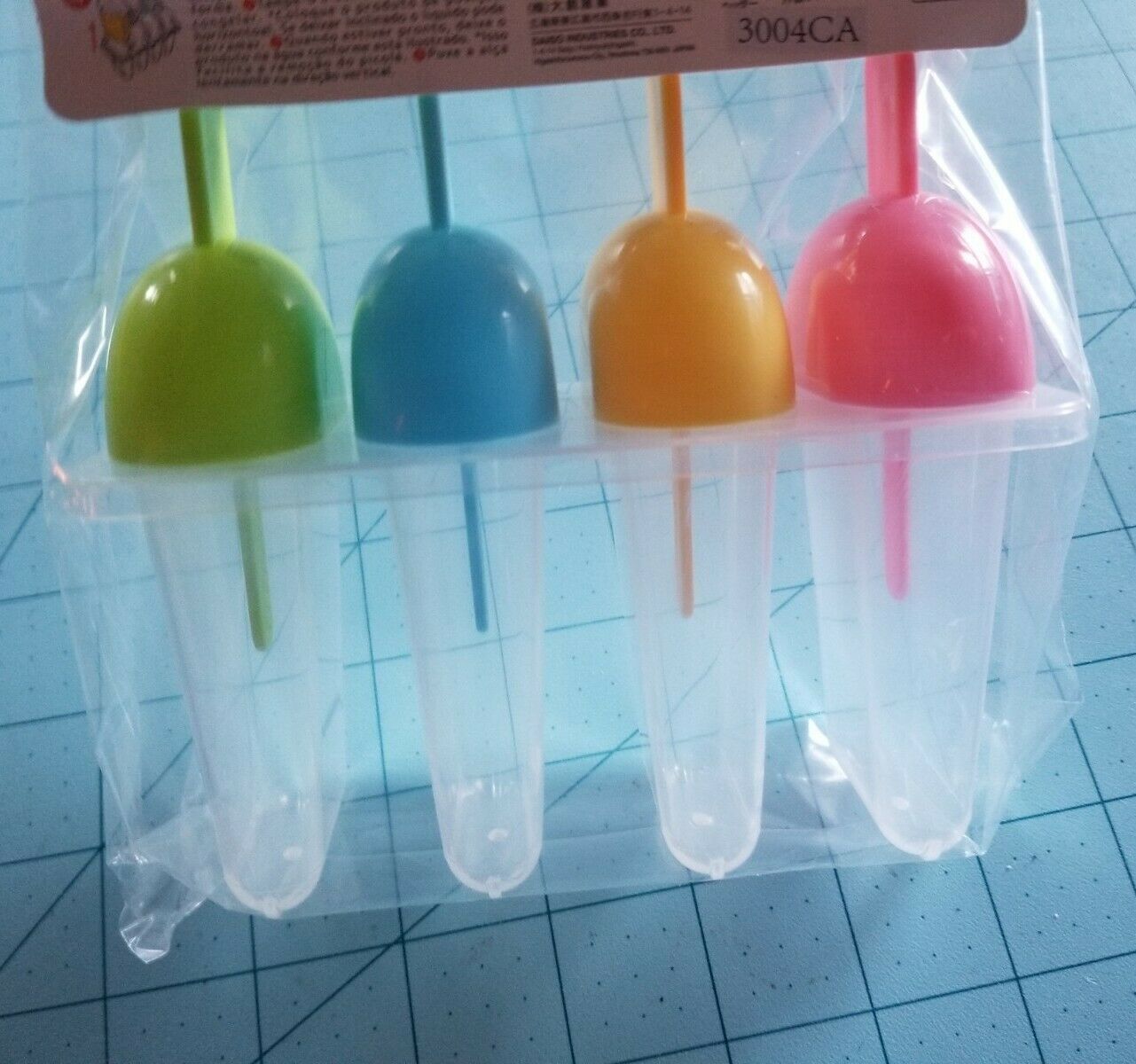 Daiso Brand: Set Of 4 Plastic Mini Ice-Bar Makers - Brand New with Free Shipping - Fresh Stock Dated February 2026