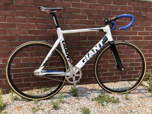 Giant Omnium Track Bike Size Large w/ Zipp Carbon Bars Slightly Used Parts - Fresh Stock Dated December 2025