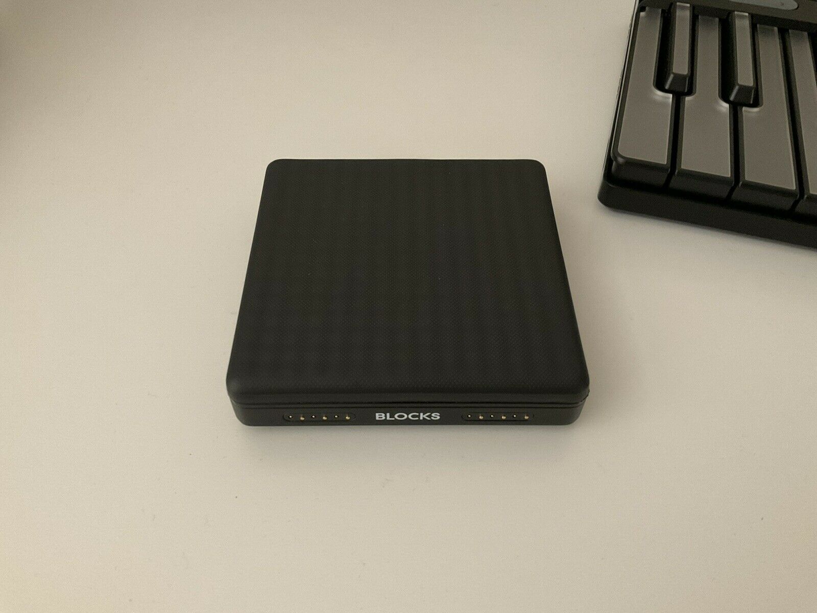 Roli Lumi Keys Studio Edition w/ Snapcase Black +Lightpad Block M Studio Edition - Fresh Stock Dated December 2025