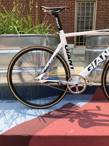 Giant Omnium Track Bike Size Large w/ Zipp Carbon Bars Slightly Used Parts - Fresh Stock Dated December 2025