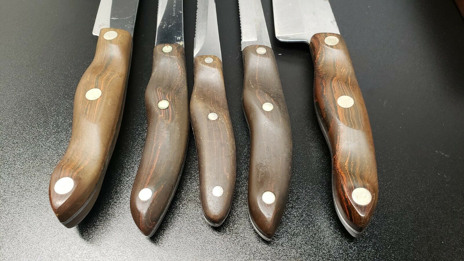 Vintage CUTCO 5 Piece Knife Set  1021 1022 1023 1024 1025 Bakelite Wall Rack - Fresh Stock Dated January 2026