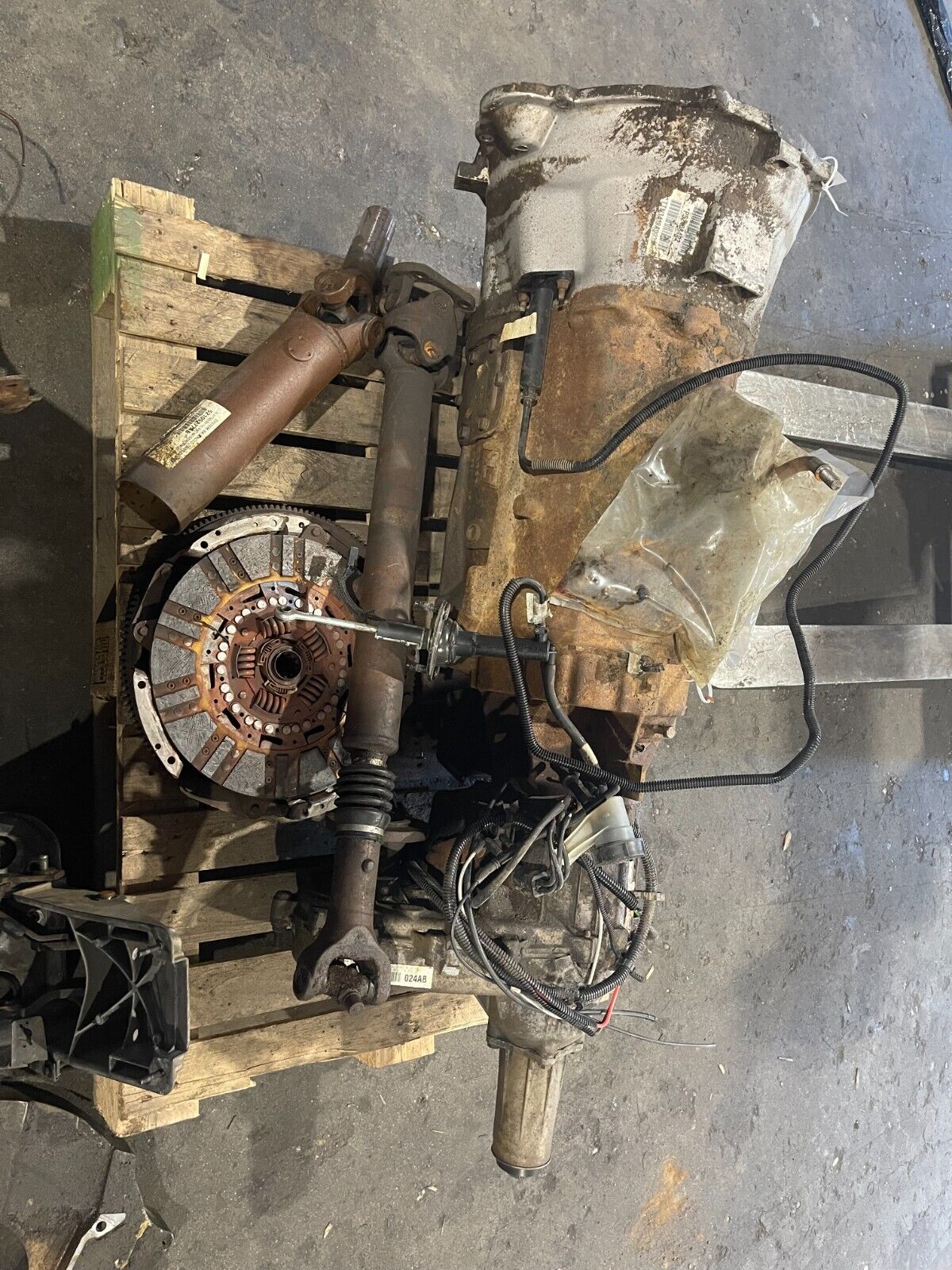 1998-2002 Dodge Ram 3500 5.9L Cummins 24 manual transmission conversion  av51825 - Fresh Stock Dated December 2025