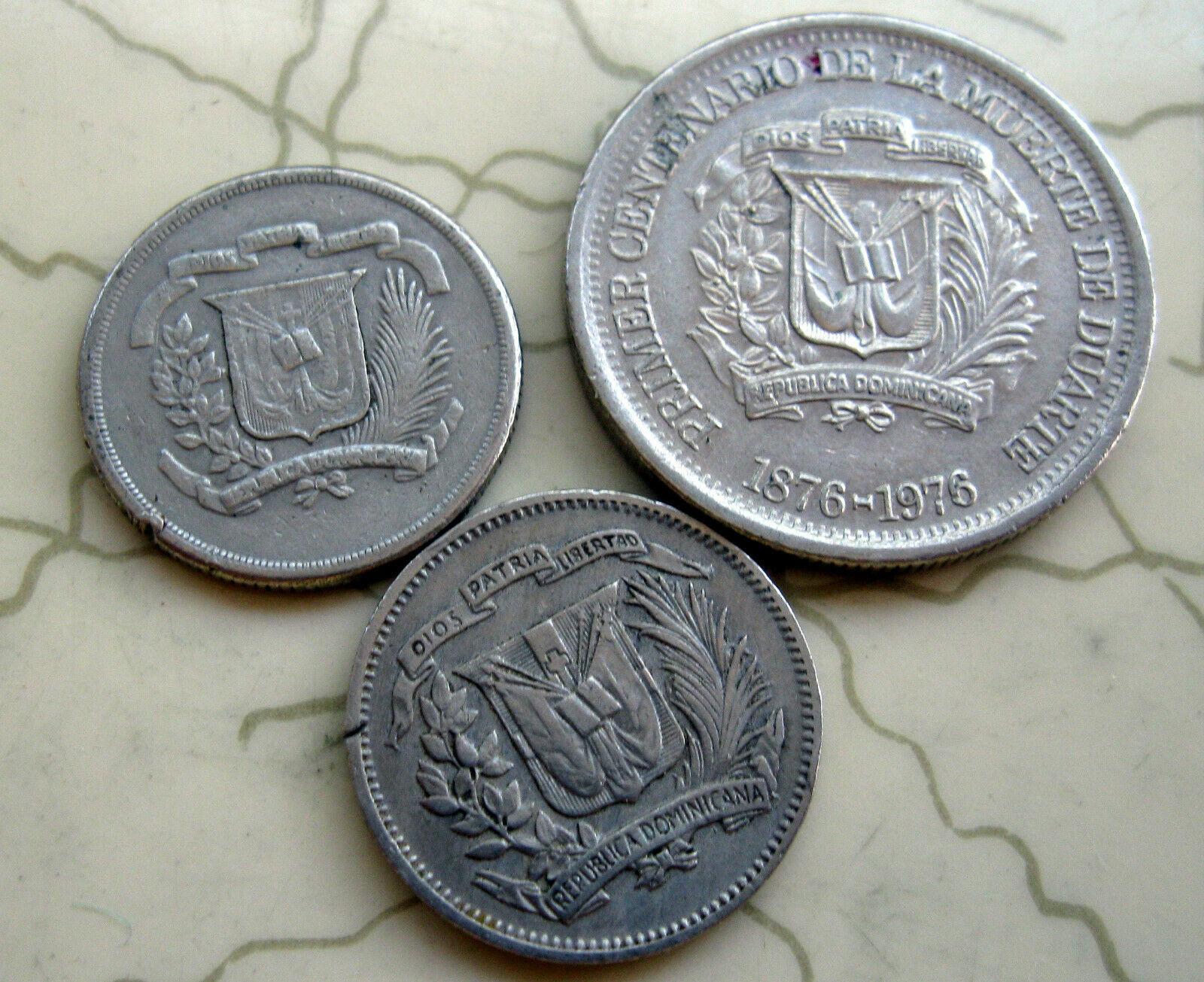 3COINS DOMINICAN REP XF 1452 - Fresh Stock Dated December 2025