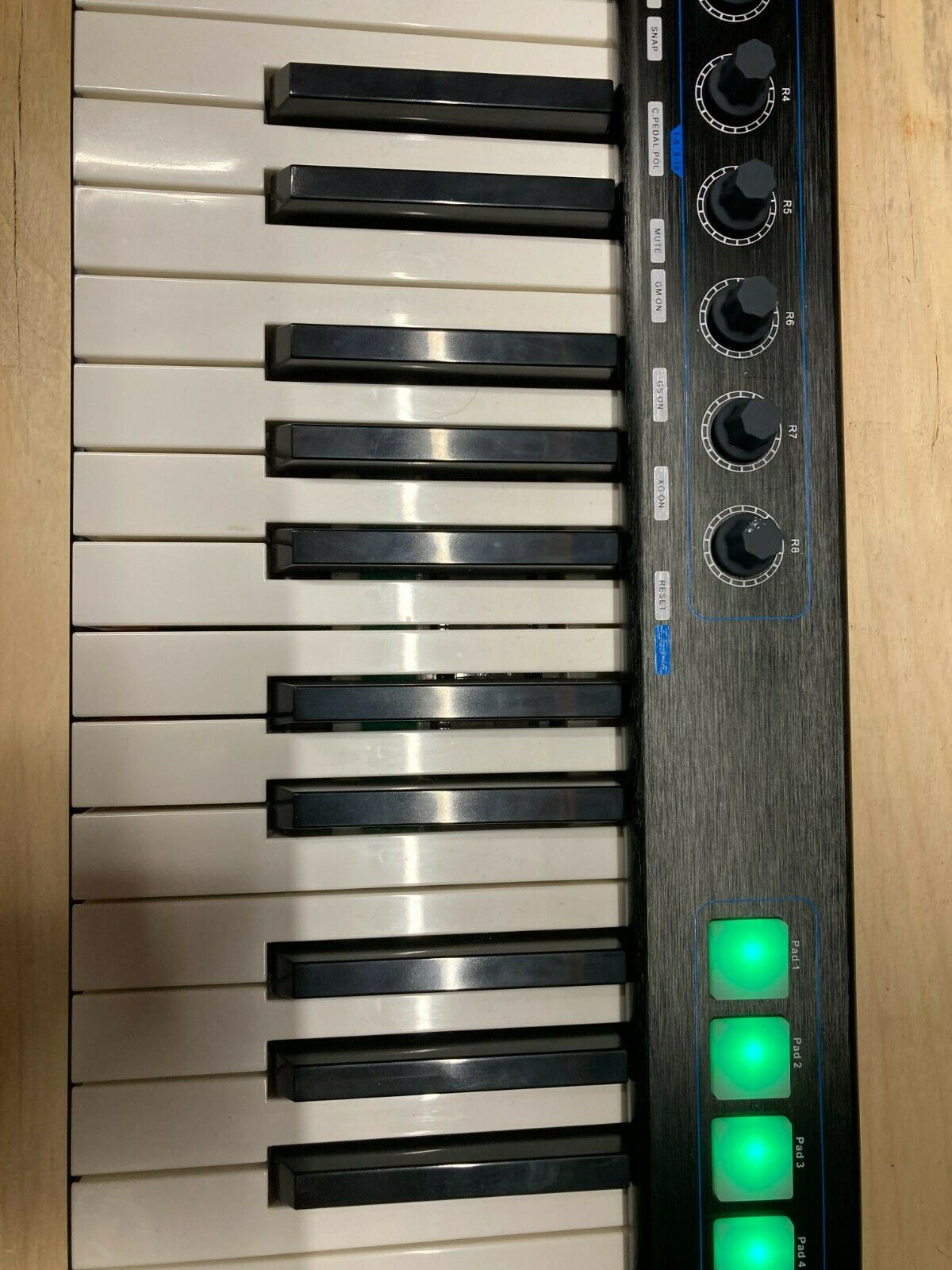 Stage Right SRK61 USB MiDi Keyboard Controller w/Pads - Free Delivery! - Fresh Stock Dated December 2025