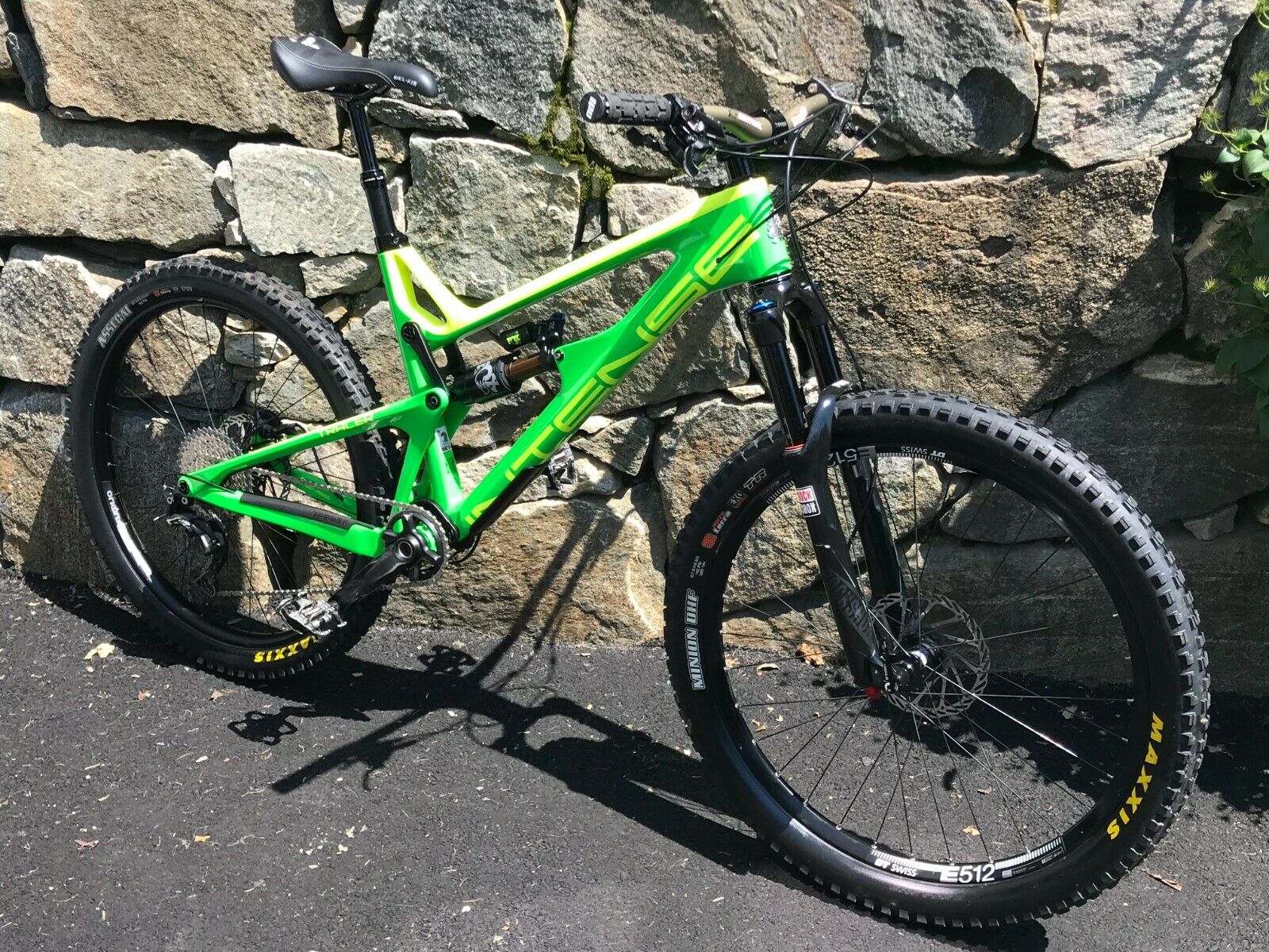 2018 Intense 275C Tracer. Large, Carbon Fiber Frame Custom Build Mountain Bike - Fresh Stock Dated December 2025