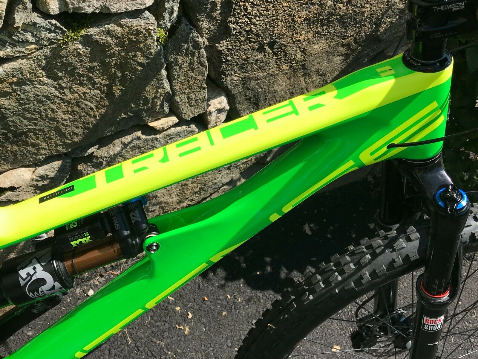 2018 Intense 275C Tracer. Large, Carbon Fiber Frame Custom Build Mountain Bike - Fresh Stock Dated December 2025