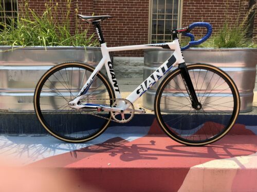 Giant Omnium Track Bike Size Large w/ Zipp Carbon Bars Slightly Used Parts - Fresh Stock Dated December 2025