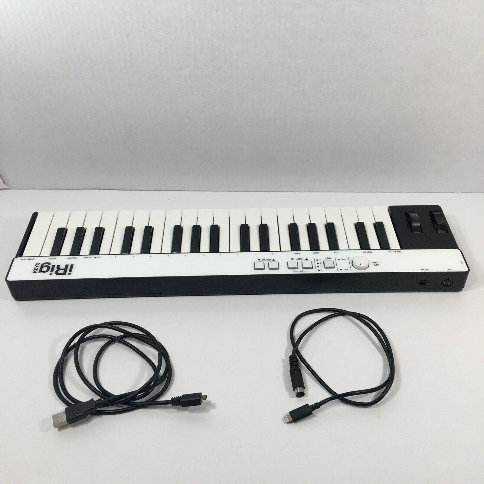 iRig Keys 37-Key Mini MIDI Keyboard Controller IK Multimedia w/Lightning Cable￼! - Fresh Stock Dated December 2025