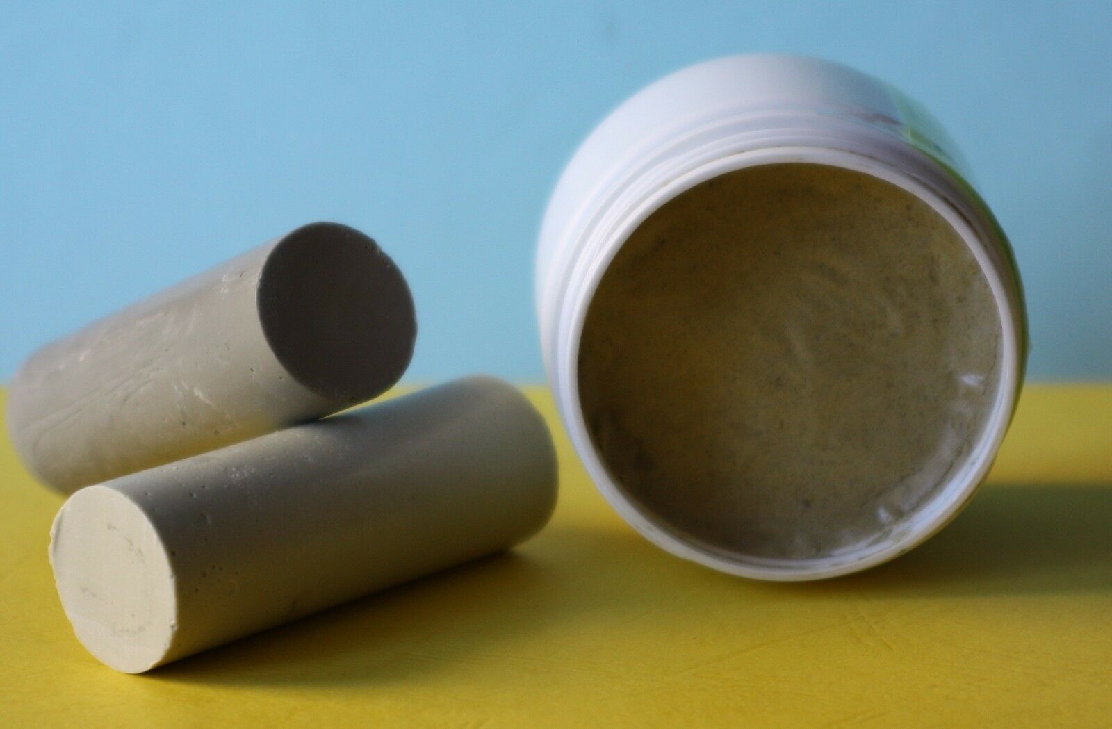 Set to repair scratches on the saphire crystal of watch. Made in Ukraine! - Fresh Stock Dated December 2025