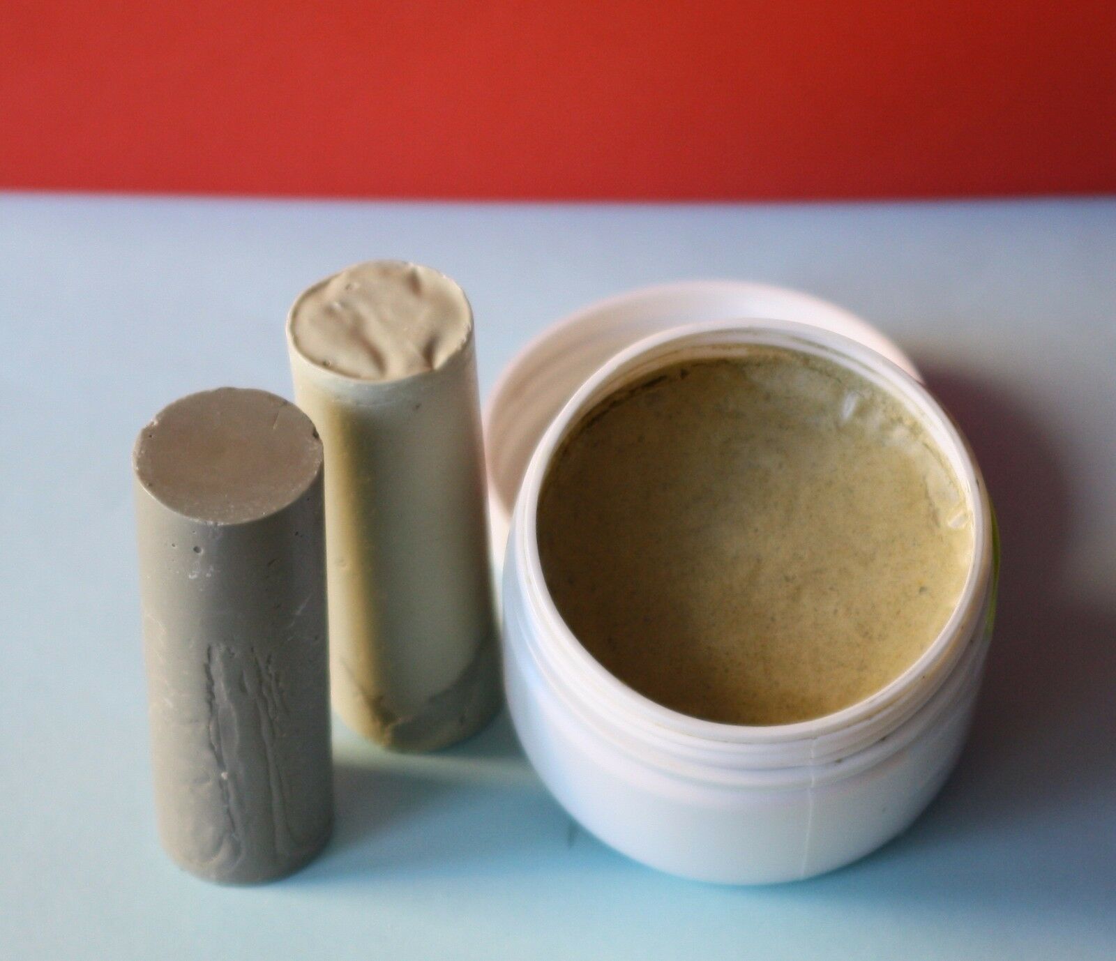 Set to repair scratches on the saphire crystal of watch. Made in Ukraine! - Fresh Stock Dated December 2025