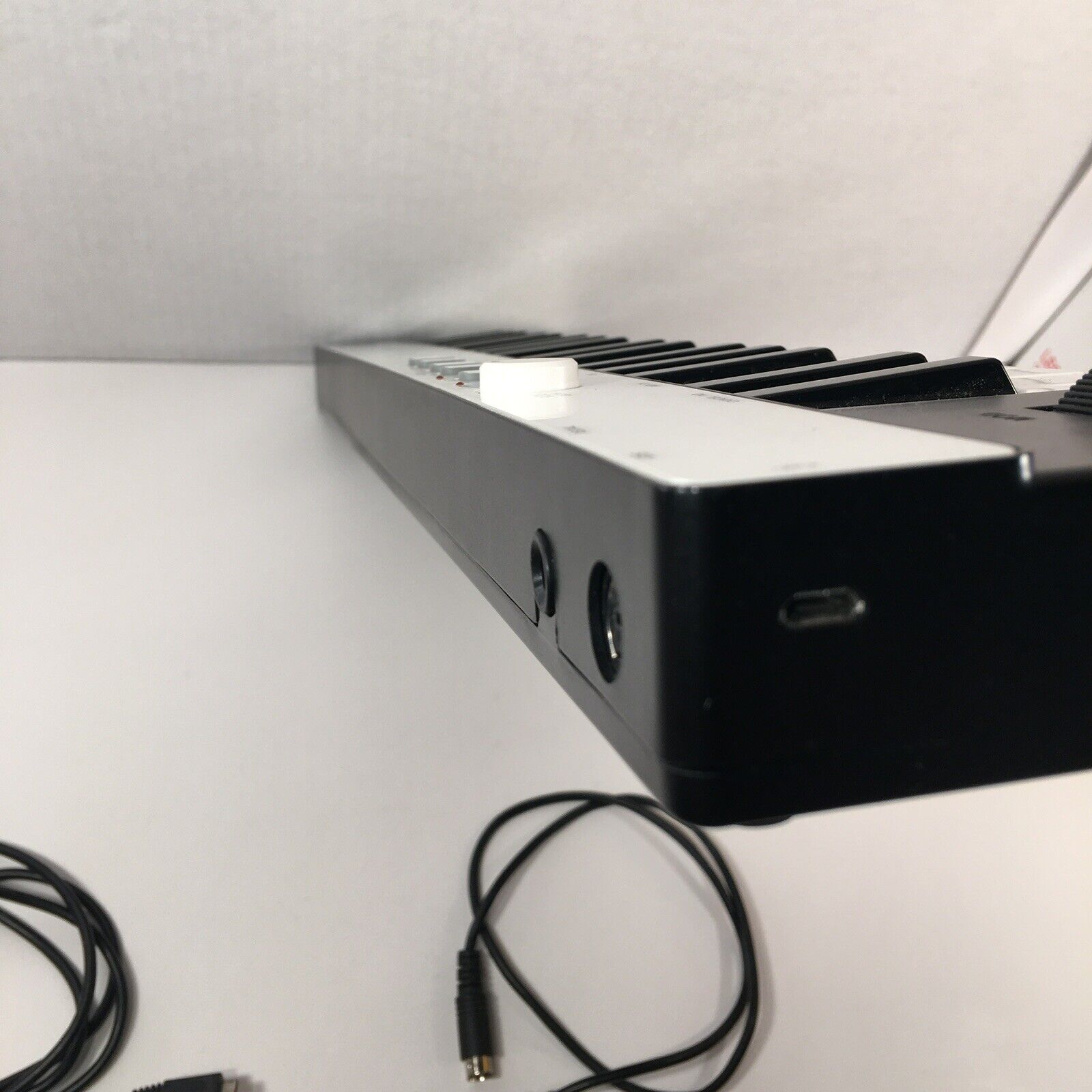 iRig Keys 37-Key Mini MIDI Keyboard Controller IK Multimedia w/Lightning Cable￼! - Fresh Stock Dated December 2025