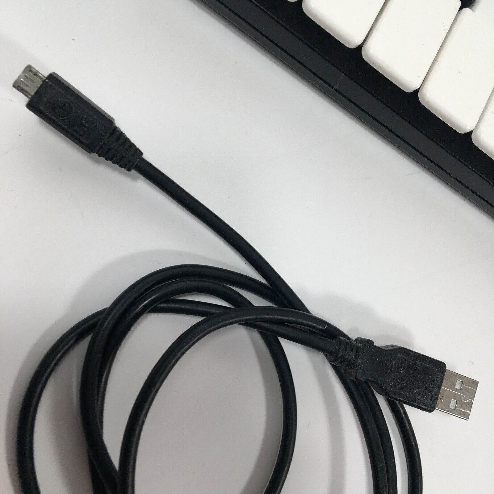 iRig Keys 37-Key Mini MIDI Keyboard Controller IK Multimedia w/Lightning Cable￼! - Fresh Stock Dated December 2025