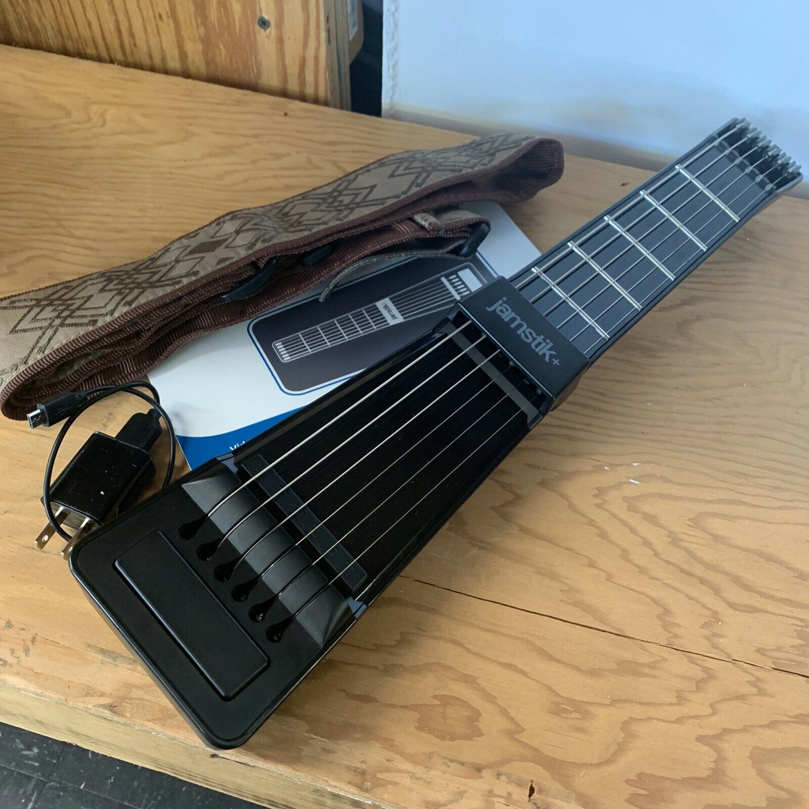 zivix Jamstik + 6 string digital smart guitar JSI152100 (black) excellent condit - Fresh Stock Dated December 2025