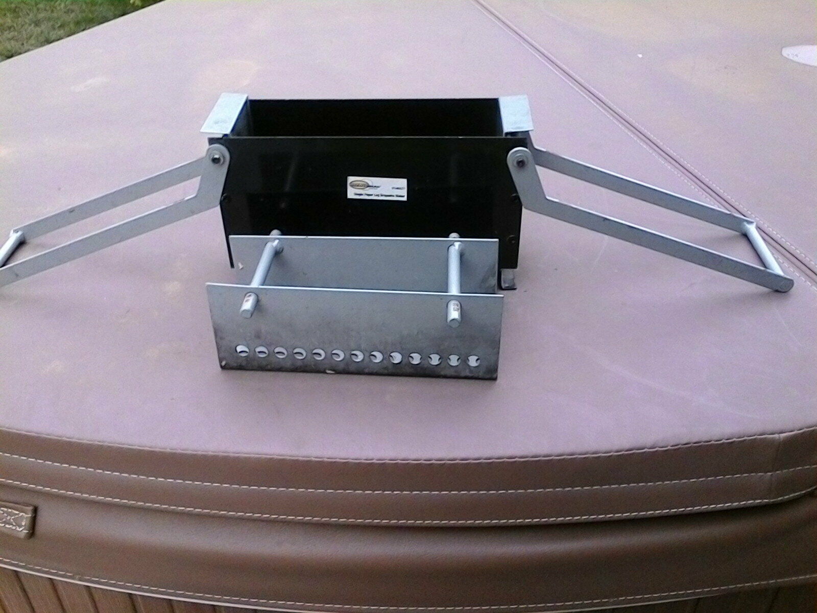 NORTHERN INDUSTRIAL TOOLS SINGLE PAPER LOG BRIQUETTE MAKER EXCELLENT - Fresh Stock Dated December 2025