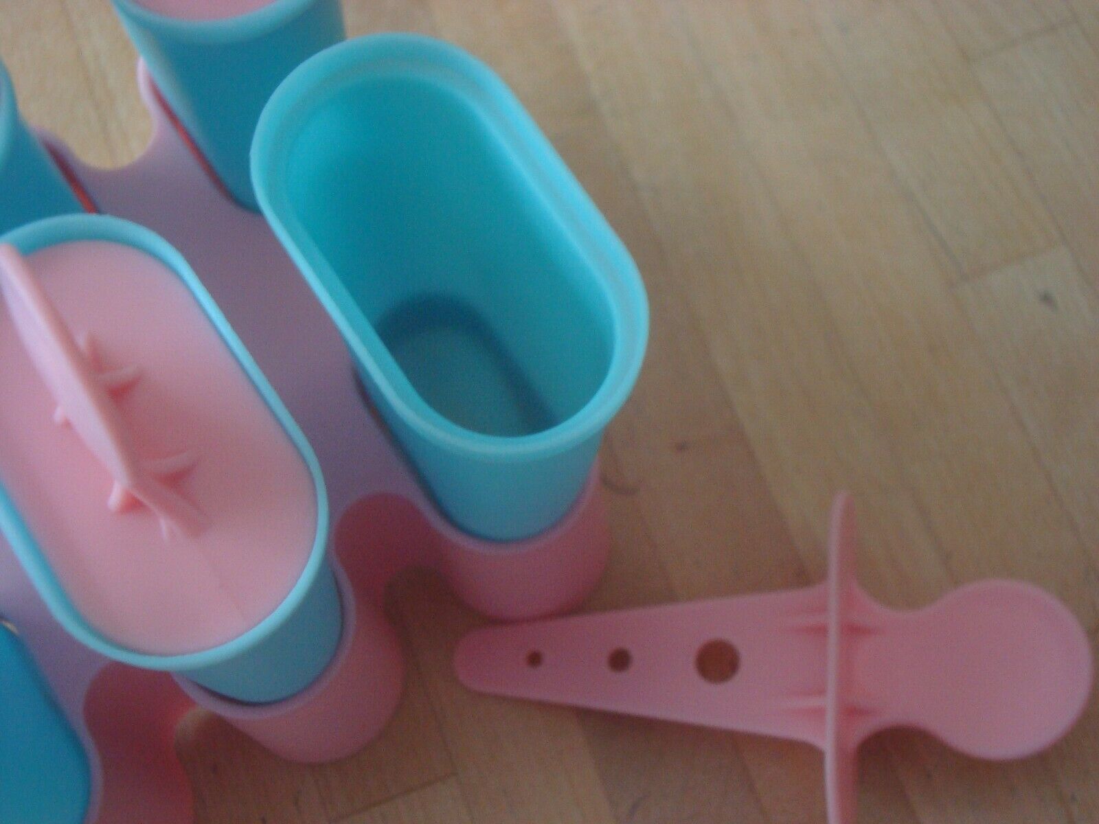 Ice Popcicle Molds Fruit Juice molds Set of 6 Pink / Blue - Fresh Stock Dated February 2026