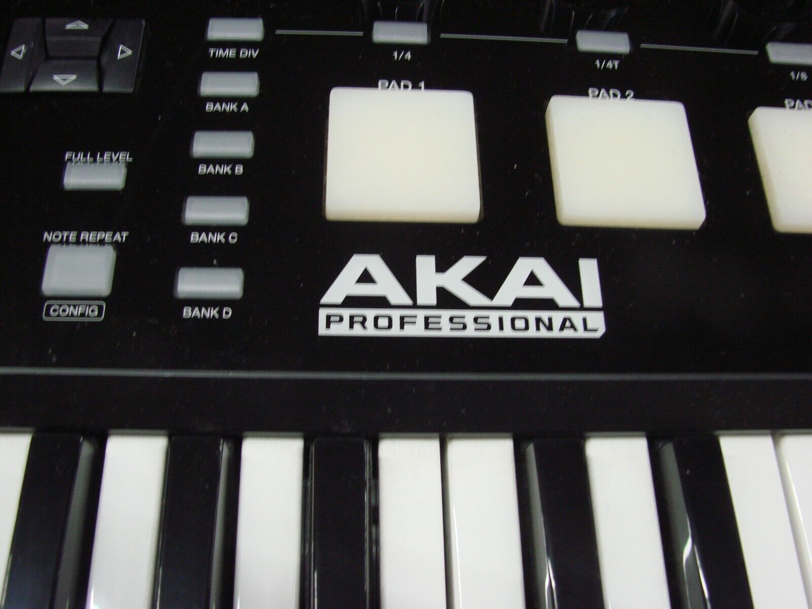 AKAI Advance 49 USB Keyboard Controller - Fresh Stock Dated December 2025