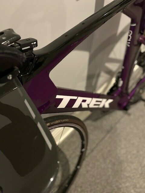 Trek Speed Concept PROJECT ONE, Dura Ace Di2 Excellent Condition Size Large - Fresh Stock Dated December 2025