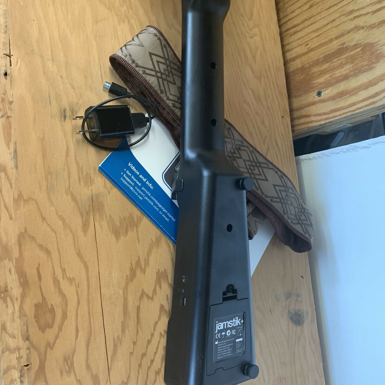 zivix Jamstik + 6 string digital smart guitar JSI152100 (black) excellent condit - Fresh Stock Dated December 2025