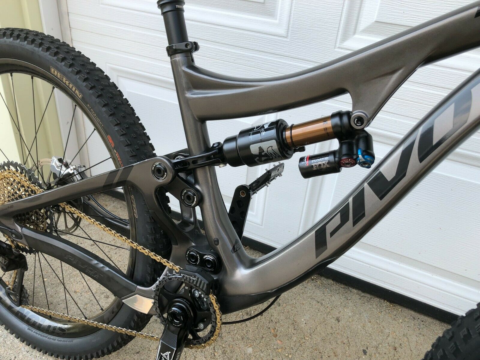 Pivot Mach6 XX1 - Fresh Stock Dated December 2025