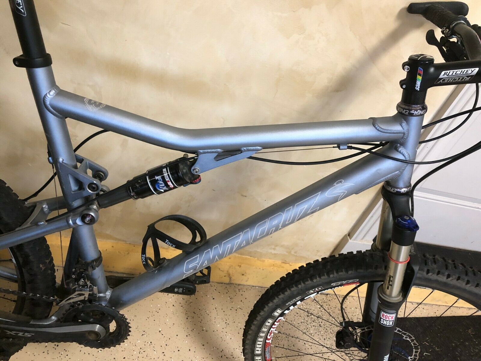 Santa Cruz Blur Full Suspension Mountain Bike - Fresh Stock Dated December 2025