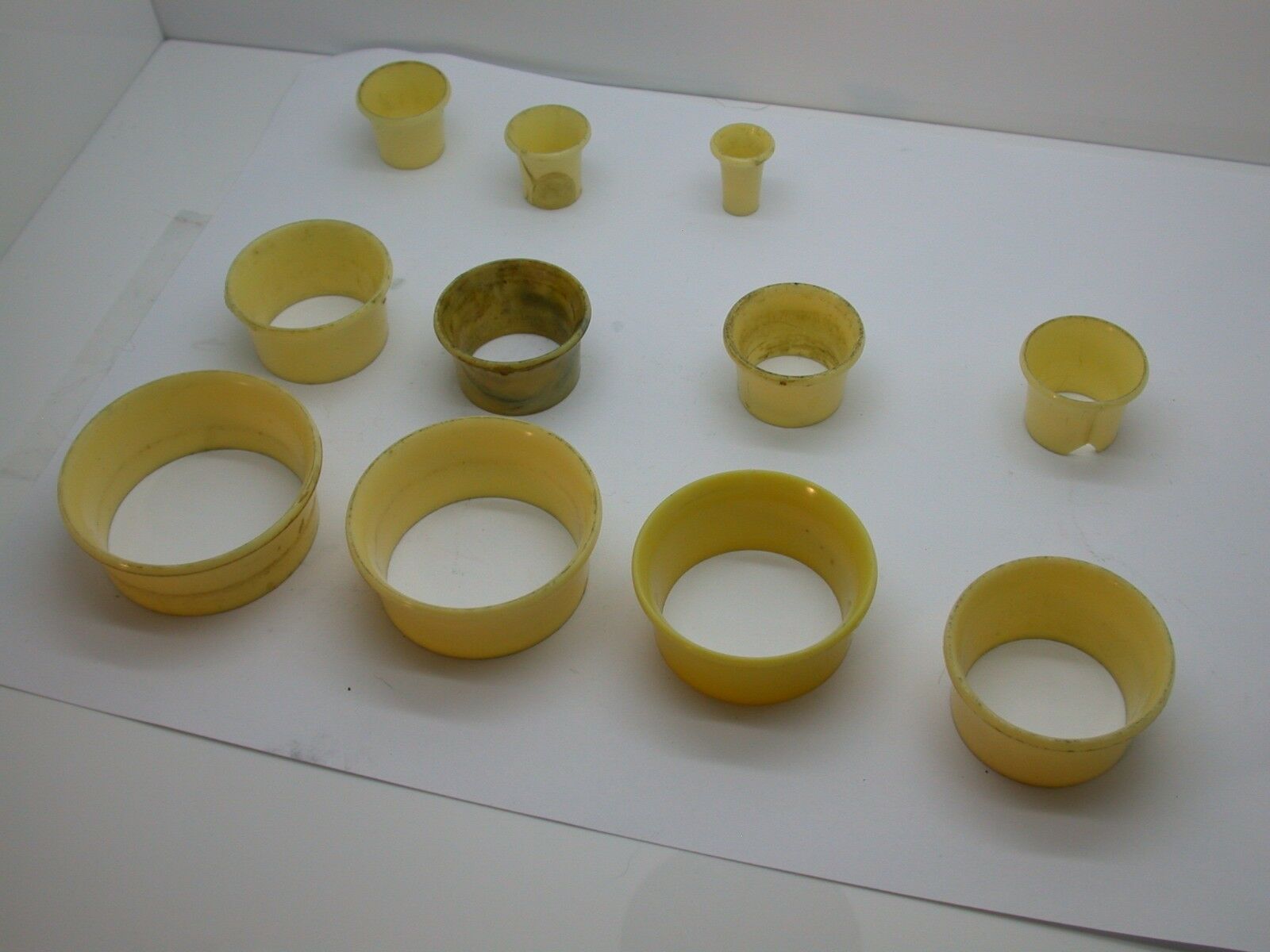 Set of 11 Plastic Movement Holders in Original Box - Gently Used - 35GG - Fresh Stock Dated December 2025