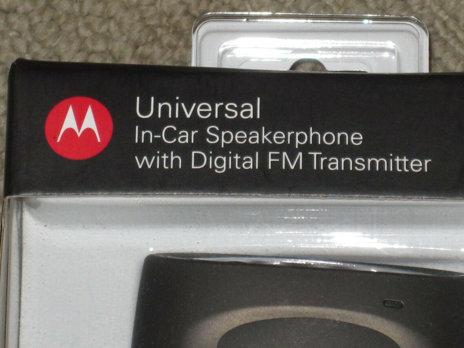 Motorola Universal In-car Speakerphone with Digital FM Transmitter MPN: T505 - Fresh Stock Dated January 2026