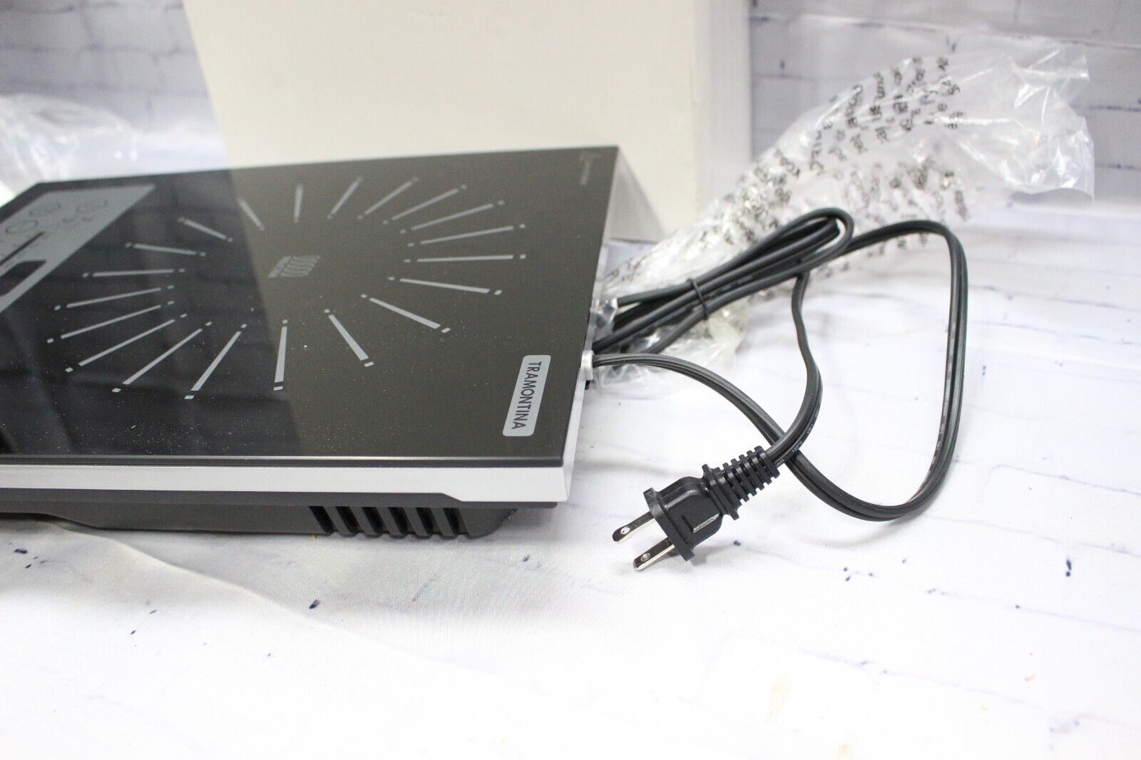 Tramontina Induction Cooker Cooktop Single Burner Glass Top Model 81500/103. - Fresh Stock Dated February 2026