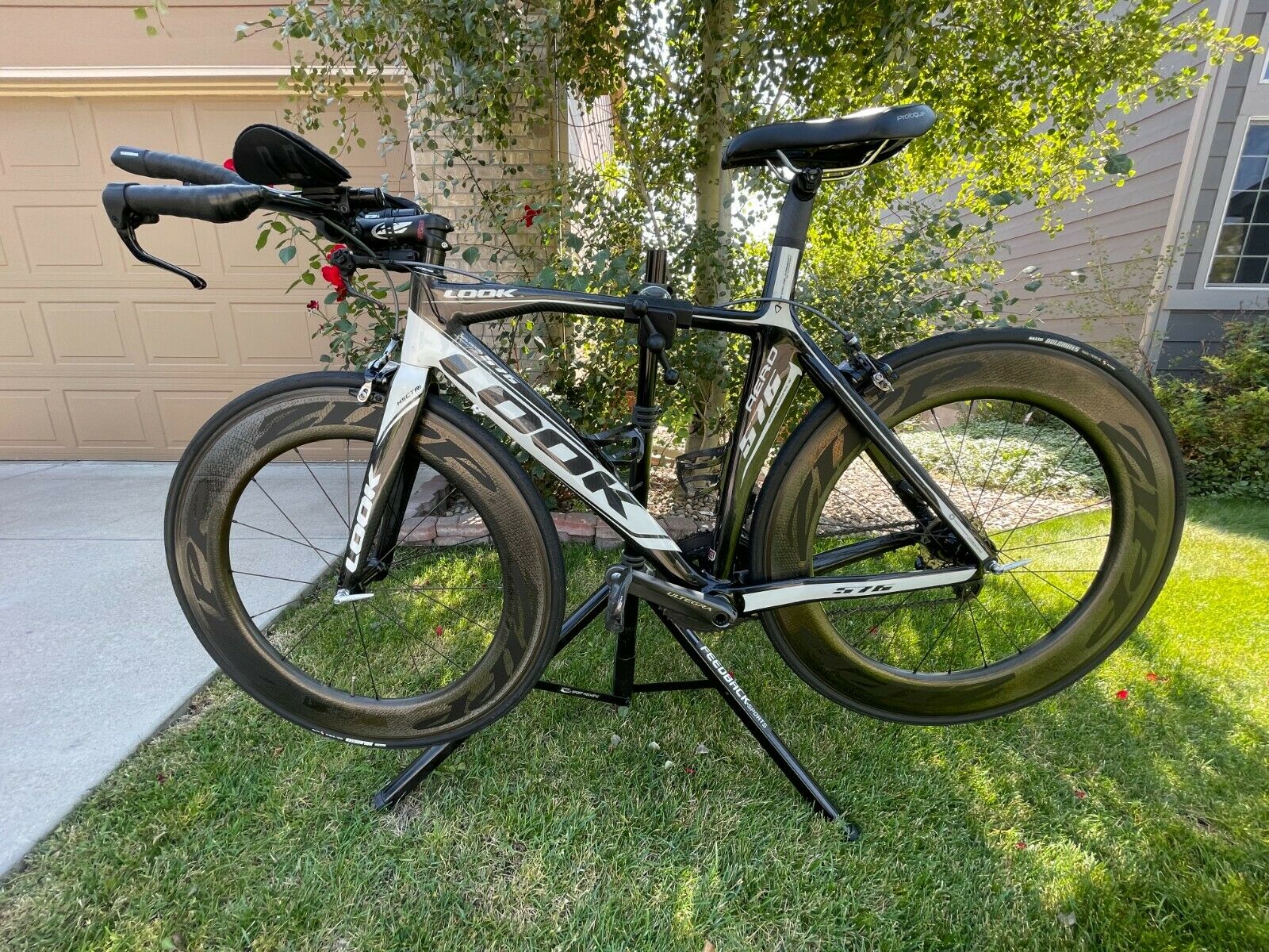 Look 576 AERO Triathlon Bike with Di2 and Zipp Carbon Clincher wheels - Fresh Stock Dated December 2025