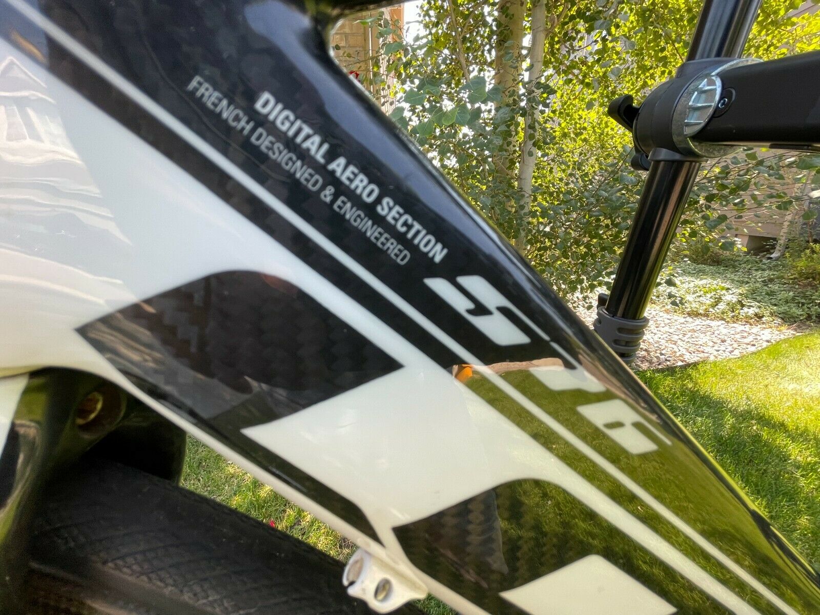 Look 576 AERO Triathlon Bike with Di2 and Zipp Carbon Clincher wheels - Fresh Stock Dated December 2025