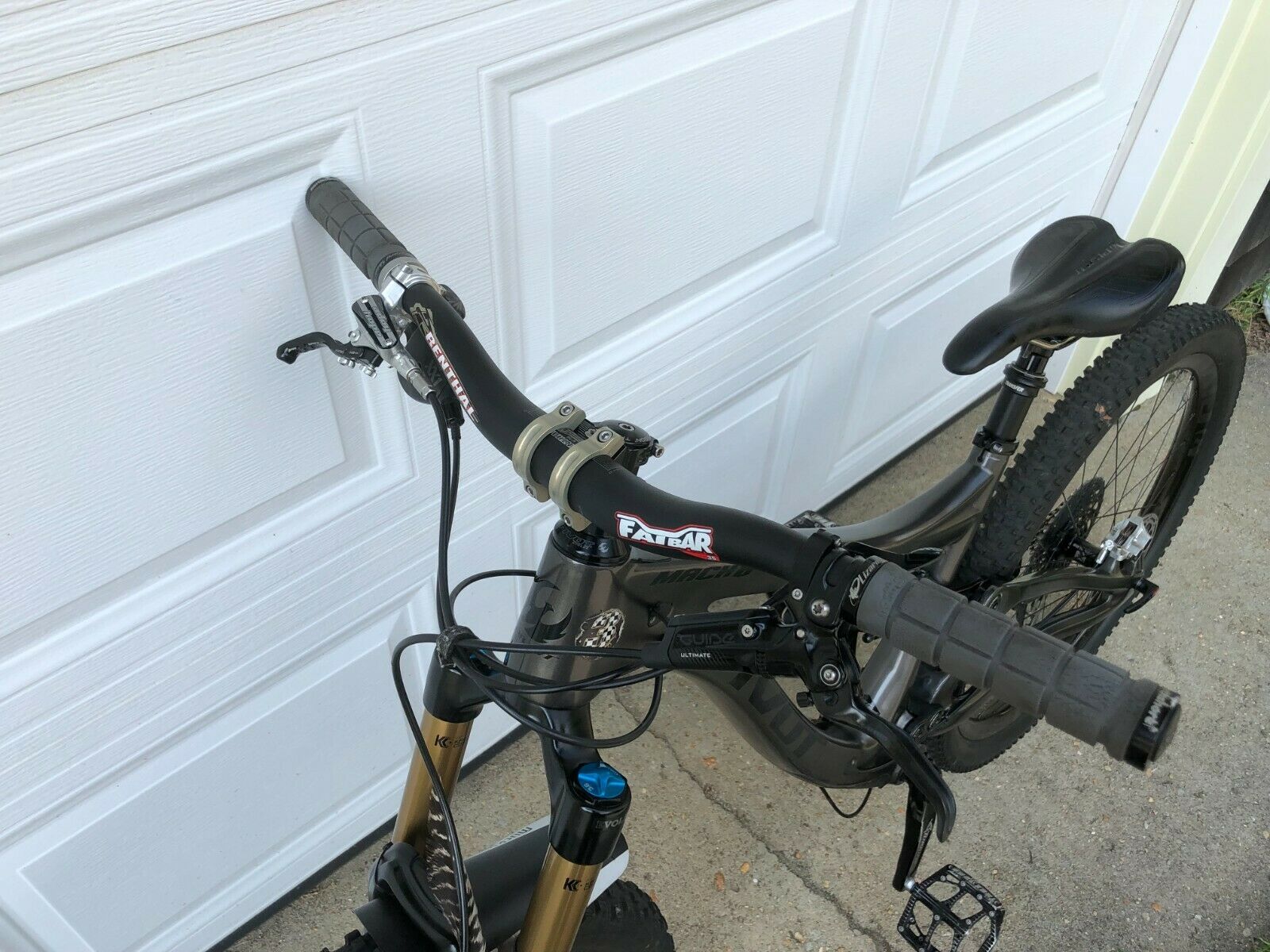 Pivot Mach6 XX1 - Fresh Stock Dated December 2025