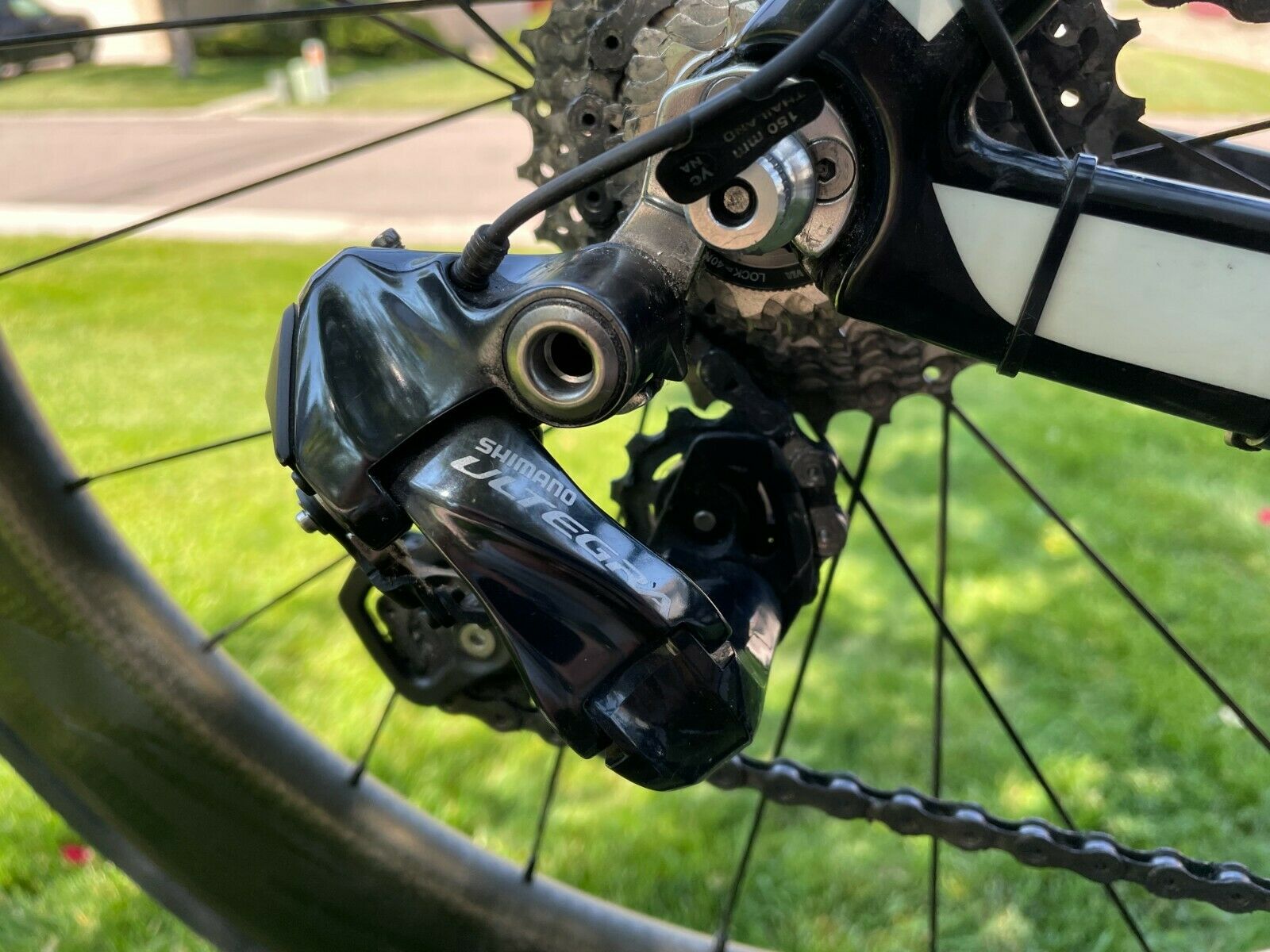 Look 576 AERO Triathlon Bike with Di2 and Zipp Carbon Clincher wheels - Fresh Stock Dated December 2025