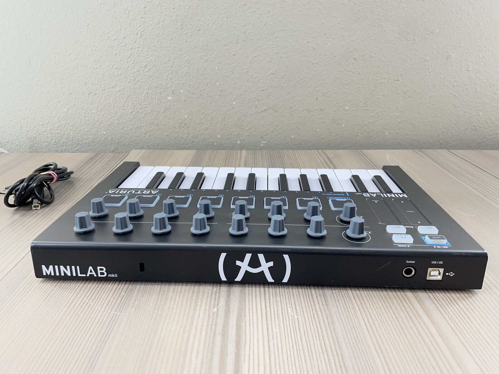Arturia MiniLab MkII 25-Key USB Controller + USB Cable - Fresh Stock Dated December 2025