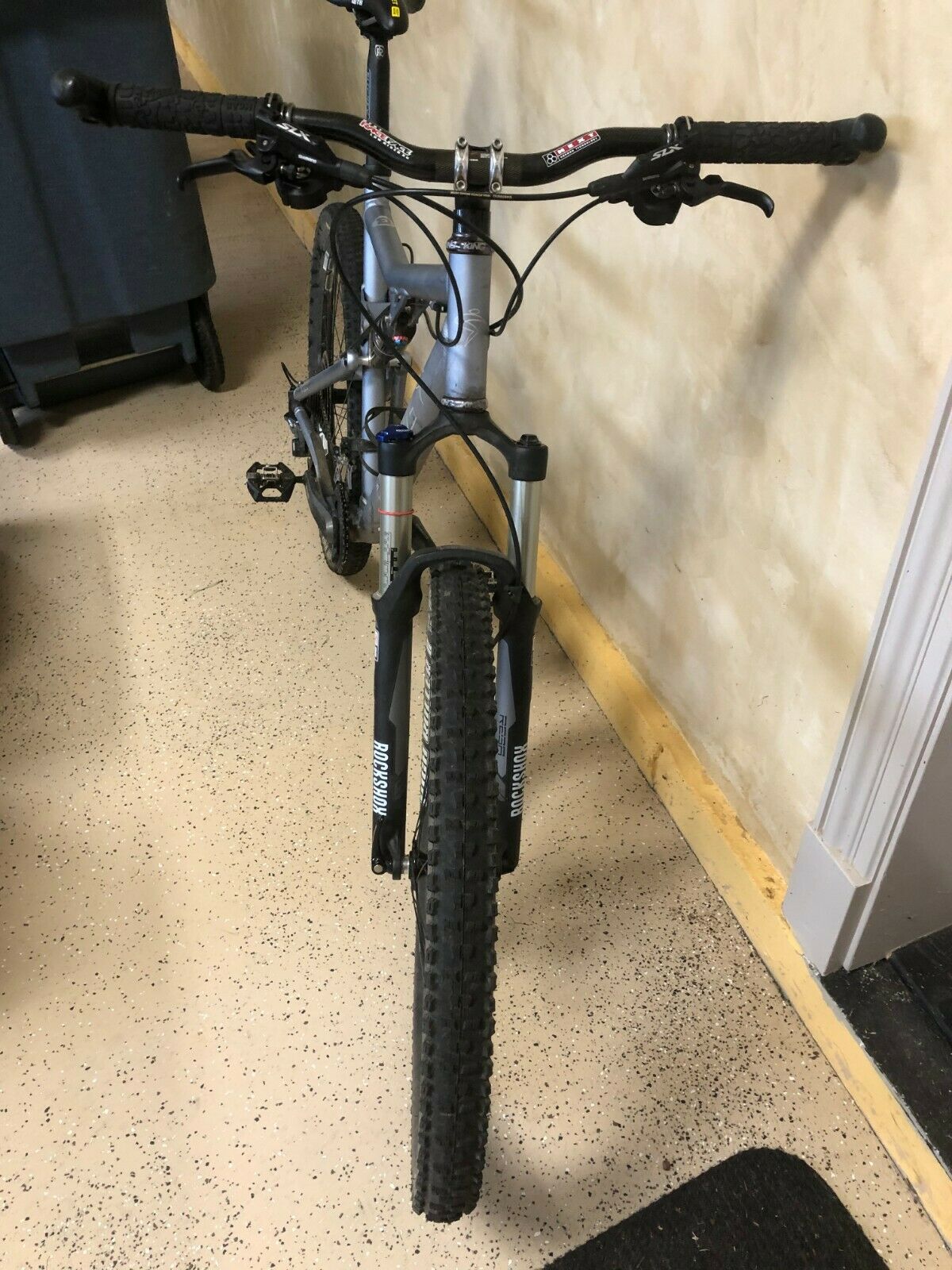 Santa Cruz Blur Full Suspension Mountain Bike - Fresh Stock Dated December 2025