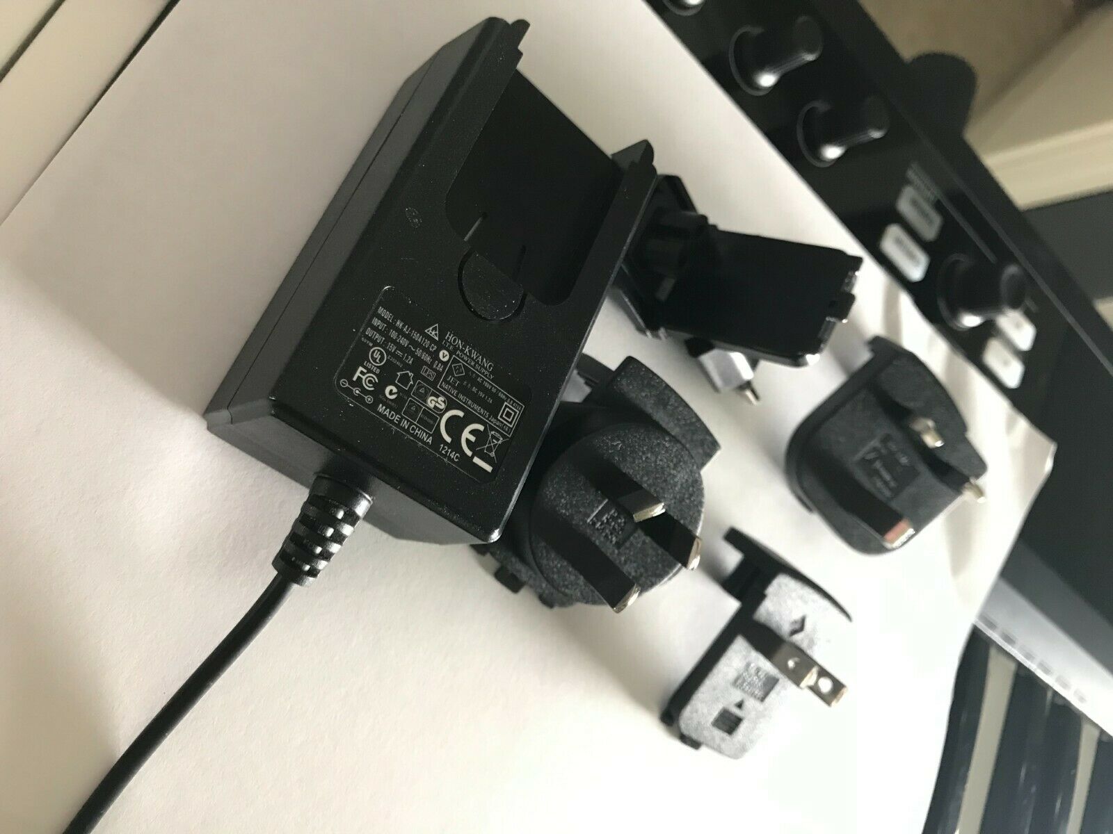 Native Instruments Komplete Kontrol S61 MIDI controller keyboard - Fresh Stock Dated December 2025