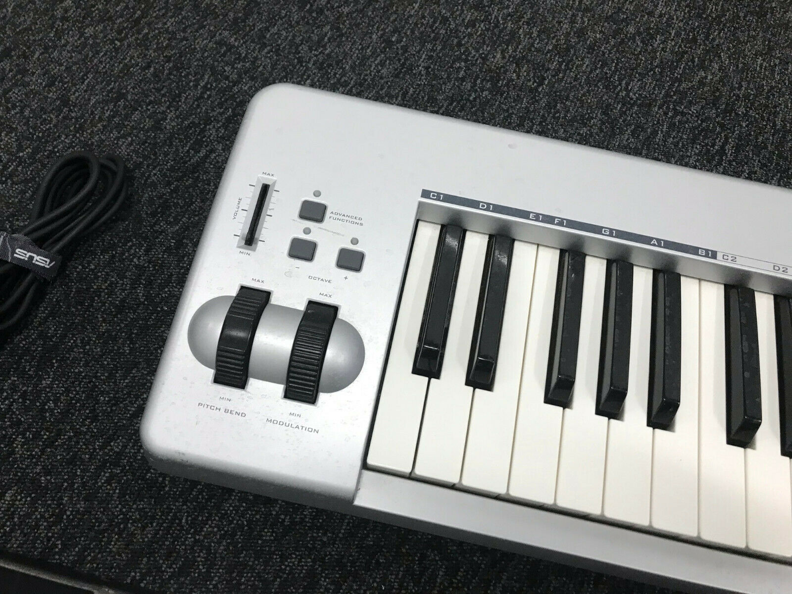 M-Audio Keystation 62 ES 2018 Silver - Fresh Stock Dated December 2025