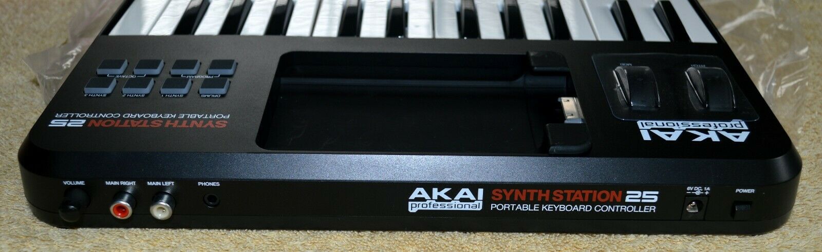 NEW AKAI PROFESSIONAL SYNTH STATION 25 KEYBOARD CONTROLLER PORTABLE NEW IN BOX - Fresh Stock Dated December 2025