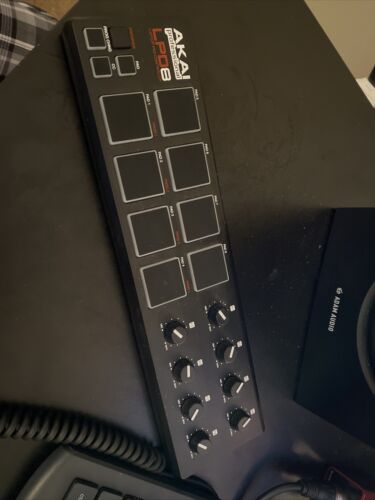*NO CABLE* Akai Professional LPD8 USB-MIDI Pad Controller *FREE SHIPPING* - Fresh Stock Dated December 2025