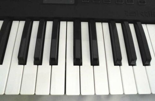 Korg TAKTILE-25 Keyboard Excellent+ - Fresh Stock Dated December 2025