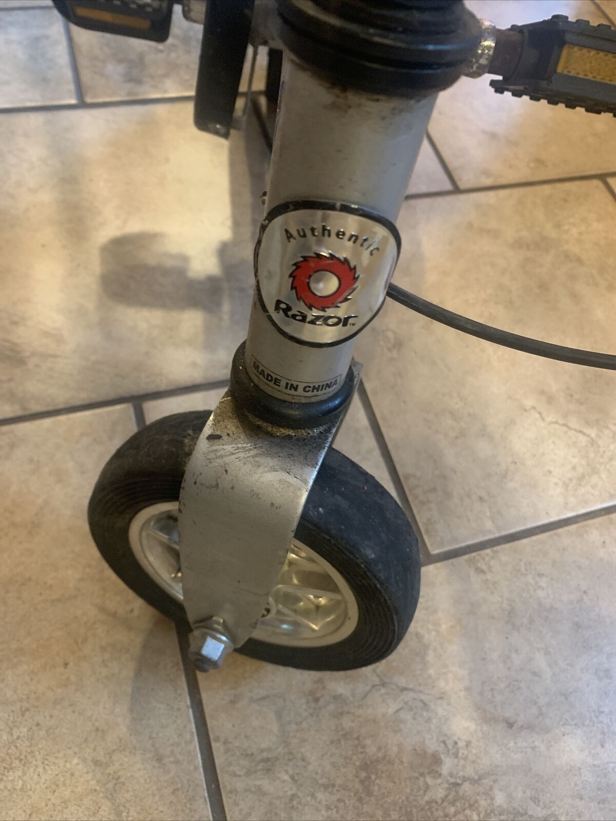 Razor Punk 180 Trick Peddle Bike As Is - Fresh Stock Dated January 2026