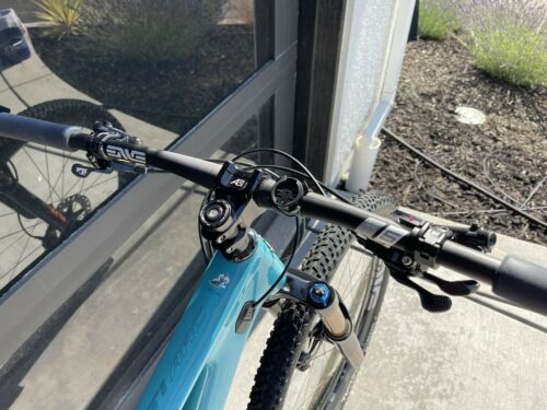 Yeti Arc, Enve M525 - Fresh Stock Dated December 2025