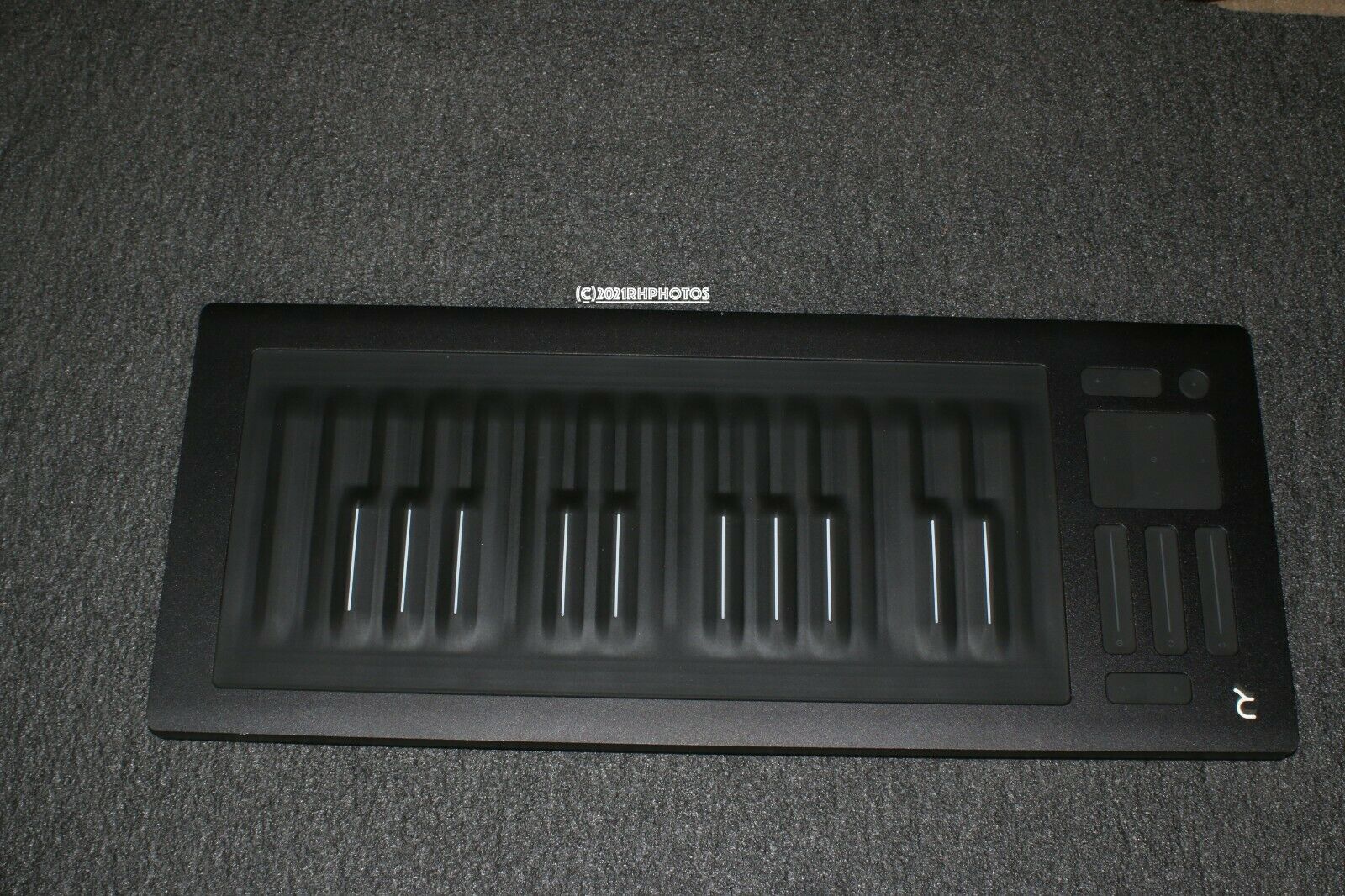 ROLI Seaboard RISE 25 MIDI Keyboard - Fresh Stock Dated December 2025
