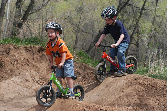 STRIDER 12 Sport Kids Balance Bike No-Pedal Learn To Ride Pre Bike PINK NEW - Fresh Stock Dated January 2026