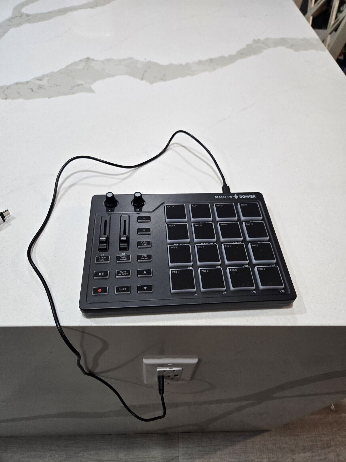 Donner MIDI Starrypad Pad Controller Pad Beat Maker Machine Professional 16 Pad - Fresh Stock Dated December 2025